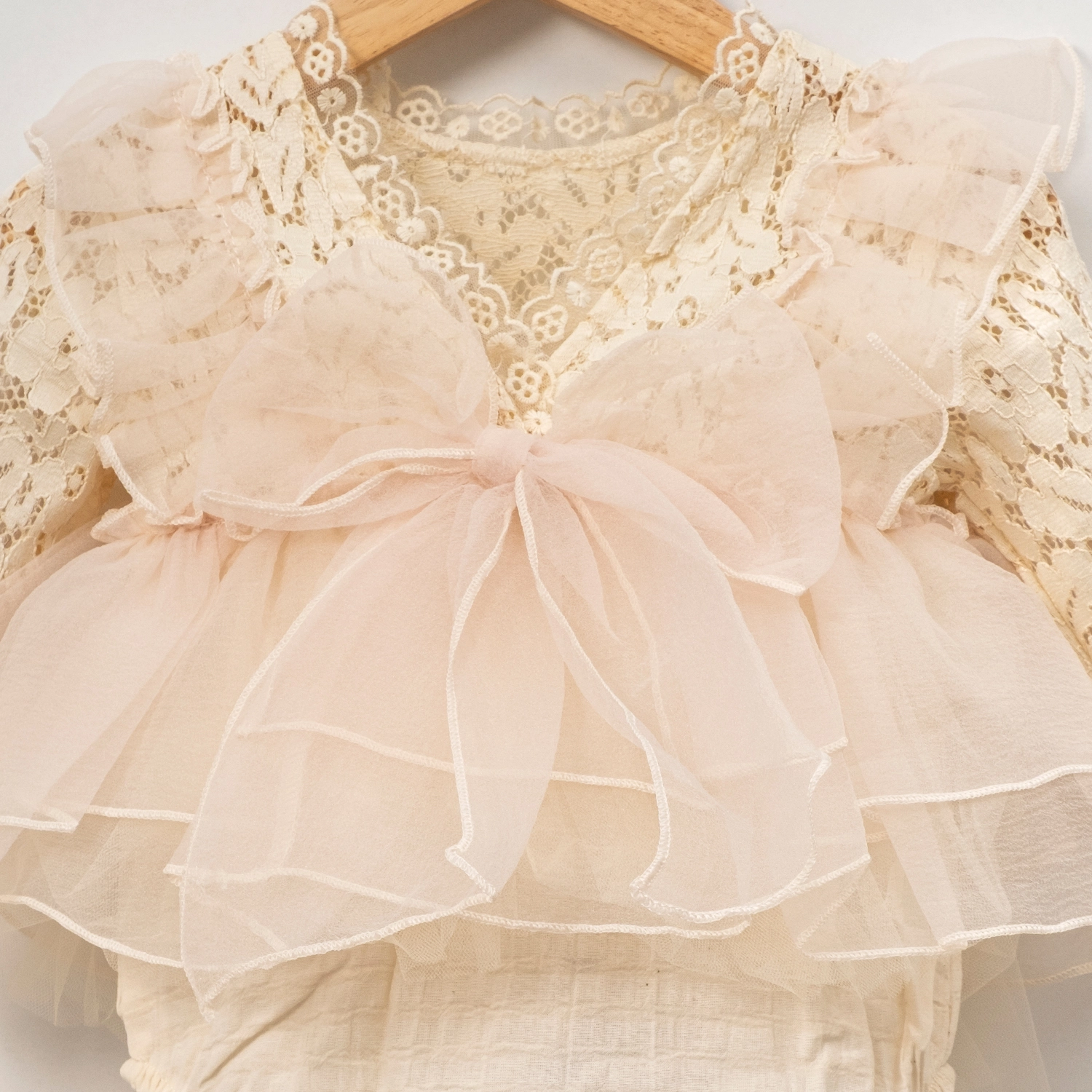 Alora Uzun Kollu Dantelli Kız Bebek Romper